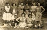 SANT MARC. Són: Dretes: Matilde, Adelaida, Valera, Teresa (de La Cuba), Andrea i Manolita (de 'rojet'); davant: Aniceta, Ramona i Magdalena. (foto d'Adelaida Moles)